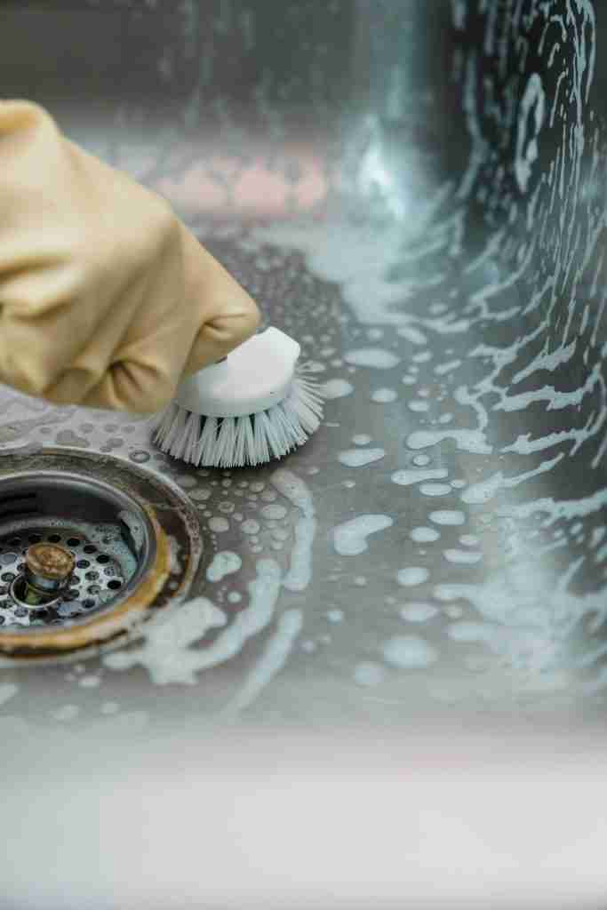 deep clenaning sink